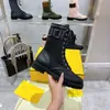 Kutu Designer Boots ile Kadın Platformu Boot Silhouette ayak bileği Martin Öngen Gerçek Deri En İyi Kalite Klasik Dantel Up Marka Dış Dış Dışarısı 10A Boyut 35-41