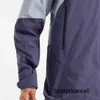 Мужские куртки Пальто Arcterys Hoodie ARCTERYS Мужская зарядная куртка Rush Jacket На открытом воздухе Водонепроницаемая Теплая дышащая мягкая оболочка Ветрозащитная лыжная куртка Серый Фиолетовый Lucent HBY8