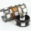 Bracciale dal design originale di lusso nero grigio arancione bianco in pelle naturale perle quadrate charms strass braccialetti aperti regolabili per le donne