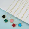 Pendanthalsband 15mm Luxury Natural Stone Creative Plum Blossom Plant Five Leaf Flower Necklace Color Preservation Elektropläterad klöver