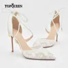 Scarpe eleganti TOPQUEEN Scarpe da sposa estive con cinturino e tacco alto Scarpe da sposa bianche Dames Schoenen Abiti Gril da donna Fiore Manuale A03 231012