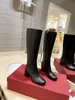 Stivali alti da donna famosi in pelle di vitello nera di alta qualità di marca famosa Knight Long Knee Boot Designer Fashion Winter Famous Women