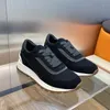 Brunello Women Sneakers Round Toe Fashion أحذية عرضية فاخرة العلامة التجارية للأحذية الرجال في الهواء الطلق الرياضة أحذية الدانتيل حتى الإسفين الكعوب مدرج البغال 41 جنسين مصمم أحذية