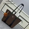 2023 Nova bolsa de inverno M64096 Versão exclusiva de material de couro presbiópico Clássico estilo de rua bolsa de designer de moda sacola de compras extra grande capacidade de viagem