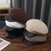 Boinas Invierno Cálido Lana Sboy Sombreros planos para mujeres Cuero de moda Brim Octagonal Cap Color sólido Cachemira Retro Sombrero británico