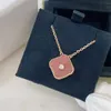 Nuova collana con pendente di moda per donna Elegante collana con pendente a quadrifoglio Orecchini di alta qualità Orecchini di gioielli firmati Regalo per ragazze placcato in oro