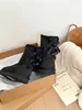 Uggies Boot Kış Yün Botlar Erkek Soğuk Dayanıklı Kar Tasarımcı Ayakkabı Klasik Platform Kadın Yüksek Üst Ayakkabılar Kalın Alt Alt Kadın Peluş Sıcak Ayakkabı Büyük Boyut 35-37-42-43-44
