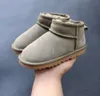 2023 Marque Enfants Filles Mini bottes de neige Hiver Chaud Enfant En Bas Âge WGG Garçons Enfants Enfants Chaussures En Peluche taille EU21-35 05