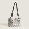 Fashionable Handbag Three House Bag with Geometric Drawstring Single Shoulder Diagonal Cross Underarm Ribbed Deformation the Same Lifetime Tofu