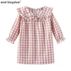 Pyjama's Mudkingdom Ruche Kraag Meisjes Nachthemden Plaid Lange Mouw Peuterjurk Peter Pan Schattig Slaapoverhemden Meisjes Homewear 231013