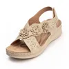 Chaussures de robe 2023 Sandales d'été pour femmes de haute qualité en cuir PU confortable plage 5cm hauteur de talon compensées chaussures de fleur rose chunky
