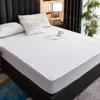 Beddrage Waterproof Cartoon Quilted Mitted Sheet Bedste med Elastic Band Non Slip Sheet King Size Bed Machine Washable For Home 231013