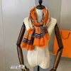 Bufandas Diseñador Nueva bufanda de cachemira Anillo para mujer Bufanda larga suave de alto grado Mantón de doble uso Otoño Invierno Bufandas cálidas con borde crudo VFOP