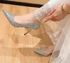 Sapatos de vestido novo apontado stiletto salto alto sexy lantejoulas de prata boca rasa única mulheres bombas de salto de trabalho 231013