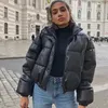 Zoki hiver épais femmes courtes Parkas chaud mode PU cuir manteaux noir coton rembourré femme doudoune élégant fermeture éclair vêtements 231012