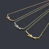 Lock Pendant Necklaces Designer Heart Necklace Bracelet Fashion for Man Woman Gold Sier Chain Letter Designers Brand Jewelry Mens Womens