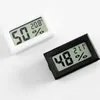 Partihandel Svart/vit Mini Digital LCD -miljö Termometer Hygrometerfuktighetstemperaturmätare i rumskylkylskåp gratis frakt