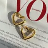 Brincos de argola de metal francês amor feminino nicho design high-end simples pêssego coração doce moda all-match jóias acessórios301p
