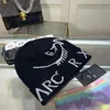 Designer pour femmes hommes sans bords Beanie chapeau imprimé classique mode lettre multicolore automne et hiver bon sympa