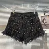 Kvinnors jeans prepomp 2023 sommarsamling fjädrar Rhinestone broderade pärlor blå denim shorts kvinnor kort 474