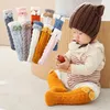 Kindersokken Winter Dikke Schattige Strik Baby Meisje Jongen Peuter Baby Zacht Koraal Fluweel Fadeless Knie Hoge Been Warm 08Y 231013