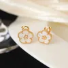 Van-Clef APES KODEKCJA KOTOWANIE KOBIETA ORYGINALNE KOTEKCY CHARMICE Złote Plum Blossom Kobieta platowane 18K Rose Gold Ear