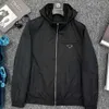 Summer Men's Black Hooded dragkedja långärmad lös jacka Kort jacka Nylon Tyg känns mjuk och bekväm lös version av mode CC