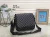 Luxurys Designers Messenger Bags Men Men Crossbody Handbag Waist Purses Brass Hardware Original