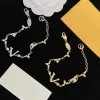 Designer di lusso Come elegante braccialetto da donna in oro argento con lettera di moda pendente con trifoglio braccialetto da sposa con gioielli di alta qualità, scatola originale 985