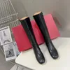 Bottes à la mode genou femmes en cuir véritable talon épais côté designer chaussures fermeture éclair décontracté chevalier botte boucle en métal décoration bout carré classique talons bas