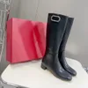 Stiefel Modische Knie Frauen Echtes Leder Dicke Ferse Seite Designer Schuhe Reißverschluss Lässiger Ritterstiefel Metallschnalle Dekoration Quadratische Zehenkappe Klassische niedrige Absätze