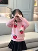 キッズの女の子のための冬のセーターかわいいイチゴの編み物のプルオーバーセーターピンクの子供服