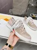 Sneaker da donna Lous con apertura sul retro Designer Formazione morale Mezza pantofola Pantofole classiche Baotou per il tempo libero Tagliatelle di vacchetta di lusso Pelle di pecora all'aperto Scarpe casual Taglia 35-41