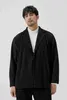 Giacca da uomo in pelle sintetica Miyake in pelle da uomo pieghettata nera per uomo in tessuto elasticizzato cappotto slim fit blazer casual in stile giapponese di alta qualità J231014