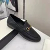 Sapatos de vestido Mocassins Horsebit 100% Couro Real Homens Mulheres Mules Tamanho 34-48 Princetown Autêntico Couro Casual Sapato Redondo Toe Clássico Slides Mocassins Mens Impresso Metal