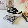 Projektant Low Sneakers Sneakers Skate Buty swobodne mężczyźni mężczyźni w formie płytki sukienka skórzana skóra niska cielęcy dhgate trenerzy sportowe 03