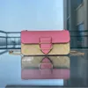 Damestas Gekleurd Klassiek Logo MORGAN Crossbody Klein Vierkant met Litchi-patroon Kersenbloesem Roze Chaincode 2879