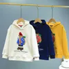 TW2023 hiver nouveau dessin animé petit ours vêtements pour enfants pull pour garçons enfant vêtements de créateur enfants vêtements cadeau de noël