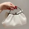 Borse da sera Pochette da fata con fiocco in raso bianco Borse con manico in metallo per le donne Pochette da sposa con pochette da sposa Borsa a tracolla con catena 231013