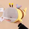 Jouet en peluche d'abeille de requin populaire, jouet de poupée d'abeille de requin, oreiller en peluche