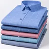 Koszulki męskie 2023 Jesienna zimowa koszula w paski Slim Fit Długie rękaw w kratkę Koreańską edycję Solid Kolorowe odzież