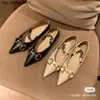 Nieuwe 23ss Rock Studed Vrouwen Jurk Schoenen Puntschoen Klinknagel Loafers Zomer Vrouw Ballet Platte Hak Bruiloft Kantoor Merk Designer jurk Schoenen