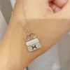 Mode Luxe Vrouwen Ketting Prachtige Glanzende Tas Drie Kleur Stijl Fritillaria Diamant Inleg Ontwerp Charme Edele Ontwerper Elegante Prachtige Dame Sieraden hanger