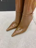Nieuwe puntige laarzen met hoge hak, super onoverwinnelijk vrouwelijk artefact