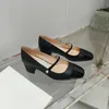 2023 Novos sapatos Mary Jane emendados couro envernizado salto robusto quadrado salto alto pérola cinta decorada sapatos de designer feminino sapatos de fábrica e caixas