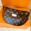 Göğüs Paketi Erkekler Crossbody Womens Bumbag M43644 Luxurys Designer Debriyaj Kahverengi Çiçek El Çantaları Fanny Paket Tavalar Beldetler GÜNLÜ DERİ Moda omuz Kemer Çantası