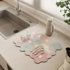 Bordmattor Snabbt torrskåltorkning Mattblommor Gummi Tabeller Bestrika Draining Pads Rug Kitchen Codernaris Placemat Super Absorberande kaffevatten