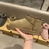 Heta Australien stövlar U5854 Klassiska korta minikvinnor Snöstövlar håller varma boot man kvinnor plysch casual värme stövlar fårskinn mocka skor
