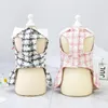 Vêtements pour chiens Robe d'hiver Plaid Coton Élégant Carotte Chiot Vêtements pour animaux de compagnie pour la fête à capuche Vêtements chauds Accessoires