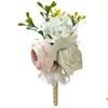 装飾的な花の花輪白いcor人工花シルクリスト